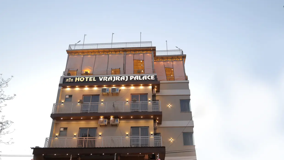 Hotel Vrajraj Palace